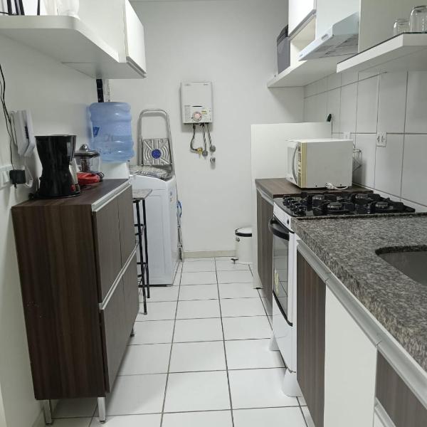 NA BEIRA MAR DE PAJUCARA- EDIF NEO- APARTAMENTO QUARTO E SALA - POSSUI VARANDA- VISTA LATERAL DO MAR-RUA JULIO PLECH FILHO 60 ESQUINA COM AVENIDA DOUTOR ANTONIO GOUVEIA - CONSUMO ELETRICO É PAGO No CKECK-OUT - 1 KWH É 1,35 REIAS - TEM TELA DE PROTEÇÃO - Foto 5