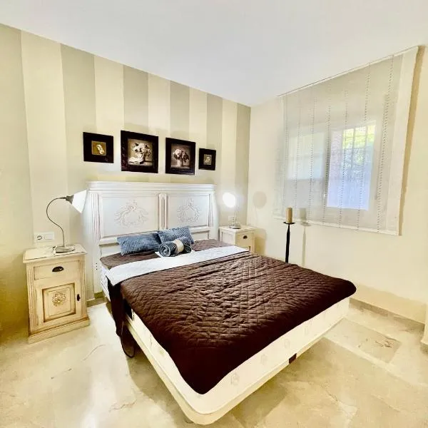산 루이스 데 사비니야스에 위치한 호텔 Casares Costa Beach Apartment