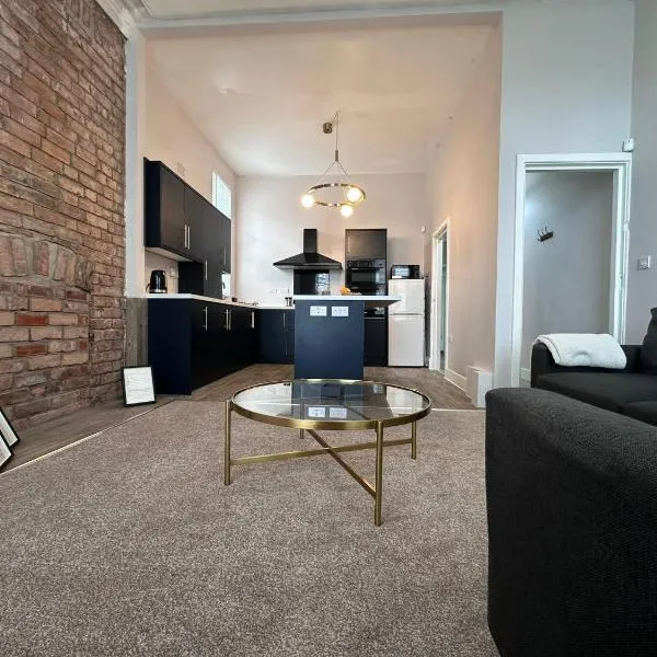 Spacious Victorian Apt Sleeps 5 Parking available, hotel i Nottingham