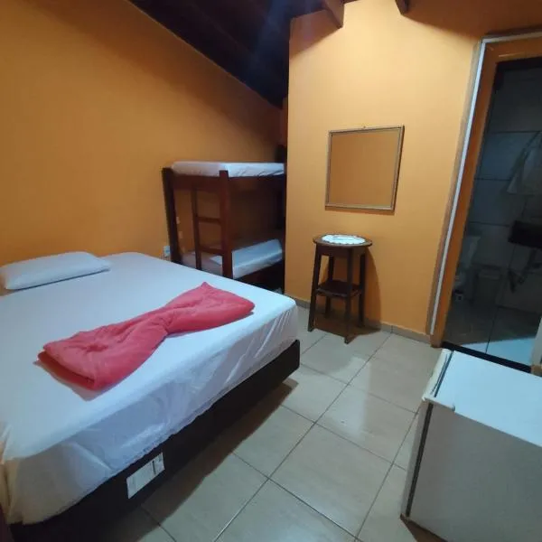 Apto de Casal mais Twin com Ar e Frigobar, hotel in Bonito