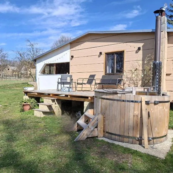 Chatka U Vlka, hotel u gradu Lnáře
