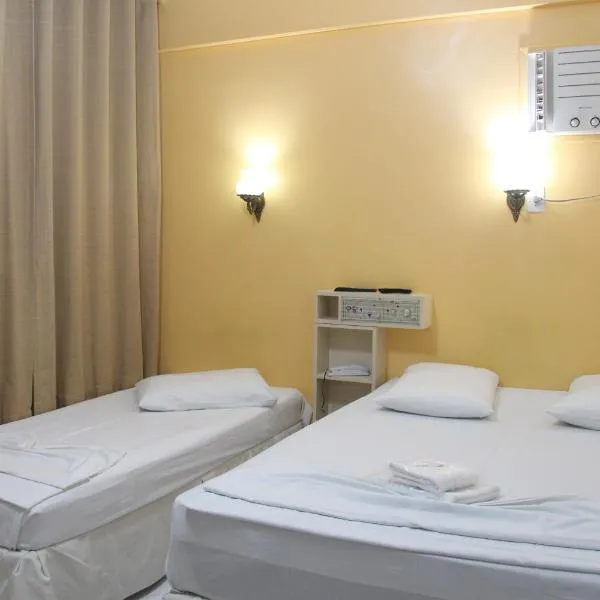 Oasis Chartouni Hotel, hotel din Blumenau