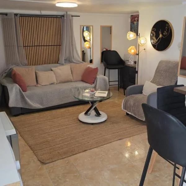 Magnifique appartement 2p avec piscine partagée، فندق في La Ferté-Gaucher