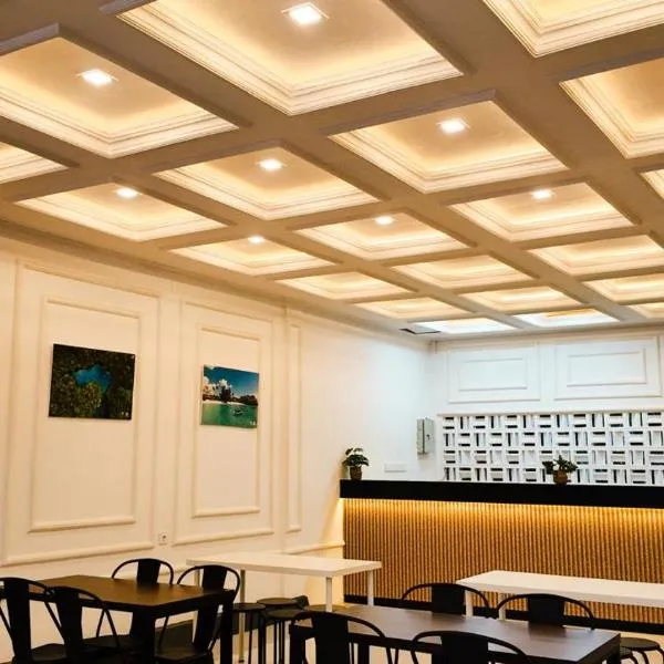 azafa hotel, hotel v destinaci Lamobuang