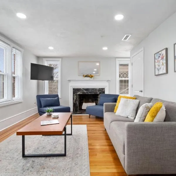 Jennifer's Cozy Apt Walk to Brown In Unit Laundry, Hotel in Providence