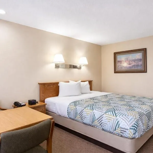 Sundowner Inn Forsyth I 94, hotel di Forsyth