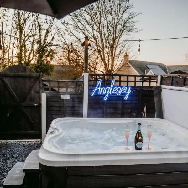 Pauls Place, hotel din Brynsiencyn