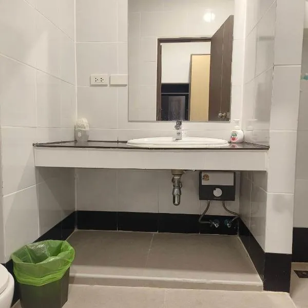 Lucky Resident In Muang Phuket By Paragon, hotel u gradu Ban Phlu Yai