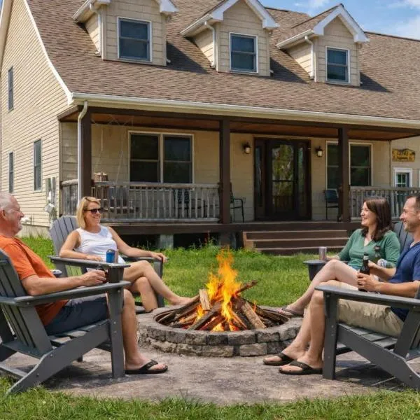 Coastal Haven Lake Superior w Fire Pit, hotel en Paradise