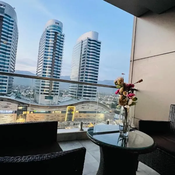 ELYSIUM TOWER Luxury Serviced Apartments Facing Centaurus Mall Islamabad, hotel em Islamabad