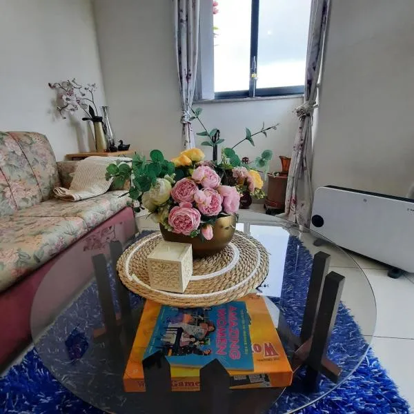 Gudja में, होटल Spacious 1BR Apartment - 10 Min Walk to Airport