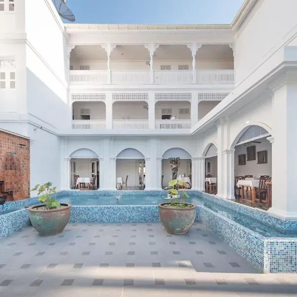 Lanna Inthan Hotel & Resort, hótel í Doi Saket