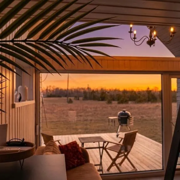 Sadama Willa Petite with private mini SPA, hotel v destinácii Heltermaa