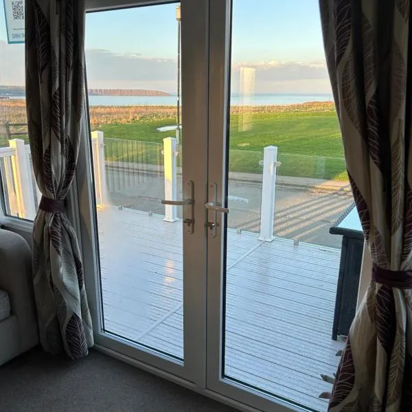 Sea view luxury caravan, Hotel in Filey