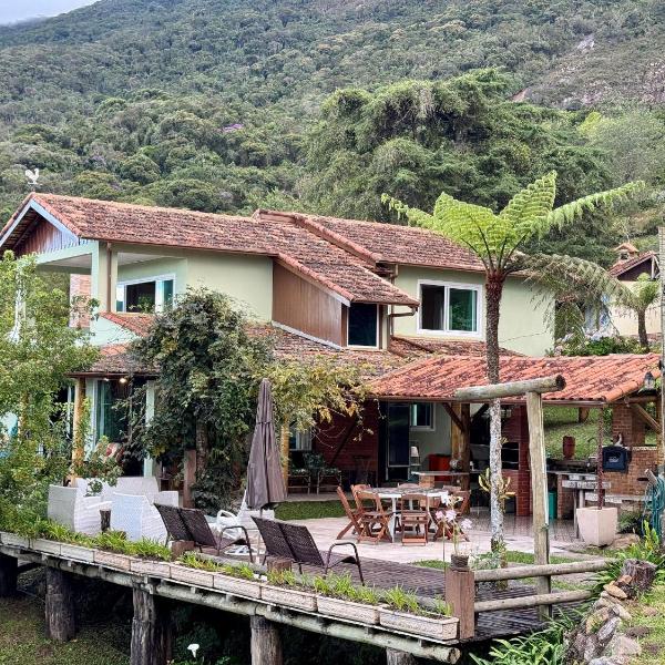 Casa espetacular com piscina e área gourmet com churrasqueira