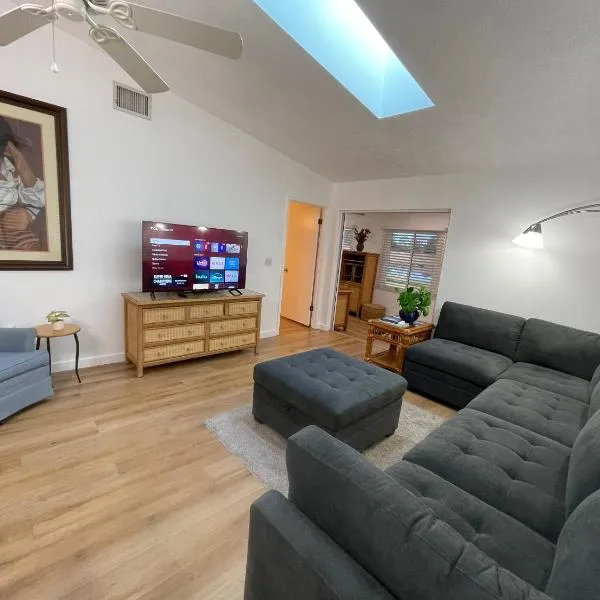 Stylish budget friendly retreat!, khách sạn ở Lake Placid