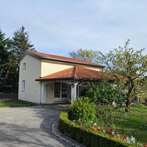 Ajdovščina में, होटल Apartments Kompara