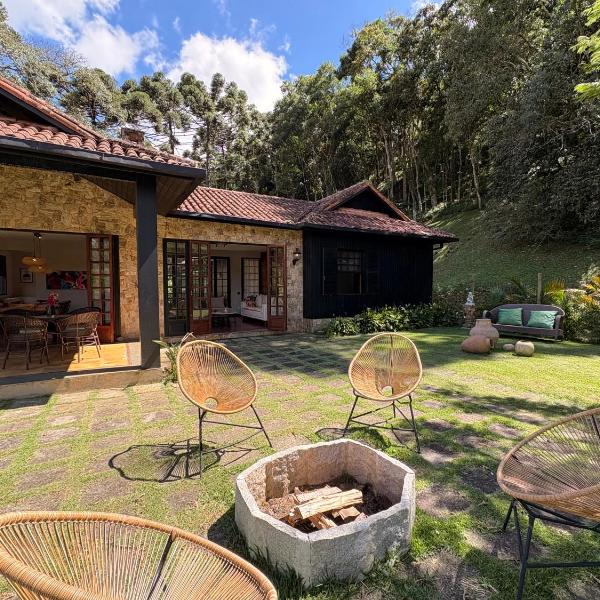 Casa 04 Vale Boa Vista - Casa Charmosa com 3 Suítes e Acesso à Área de Lazer Completa de Condomínio