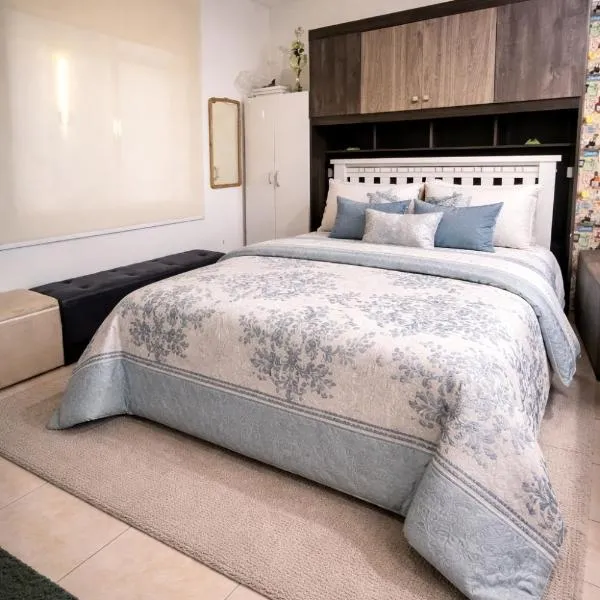 Casa aconchegante, 3 quartos 3 ar, prox Jd Zoo e Expo sp, hotell i São Paulo