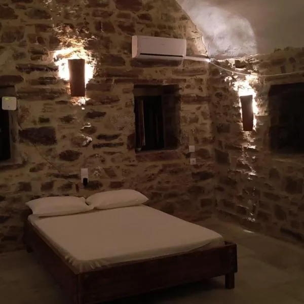 Pyrgos Mitsakou, hotel i Vathia