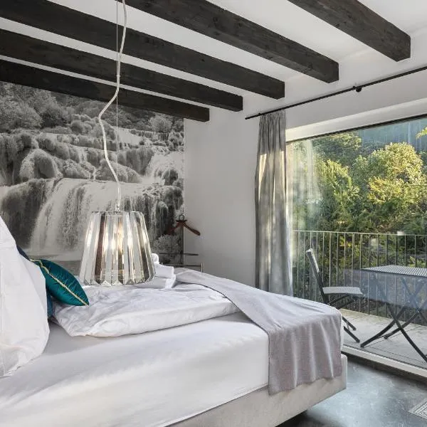 VORALIVING Montafon - Neubau Apartment mit Tiefgarage, WLAN, Ski-Natur, hotel i Vandans