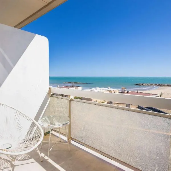 Appartement Vue Mer avec Terrasse, a Deux Pas de la Plage، فندق في فالراس بلاج