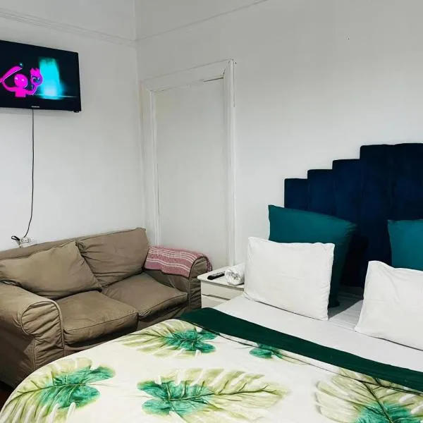 Home of Peace Hp accomodations Parow, hotel in De Grendel