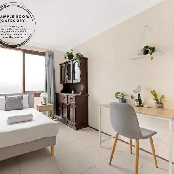 Private Single Room - Centrally Located at Milperra - Shared Bathroom, hotel u gradu 'East Hills'