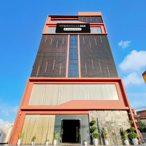 Dhundgol में, होटल Super Townhouse Oak Miyapur Road Bachupally
