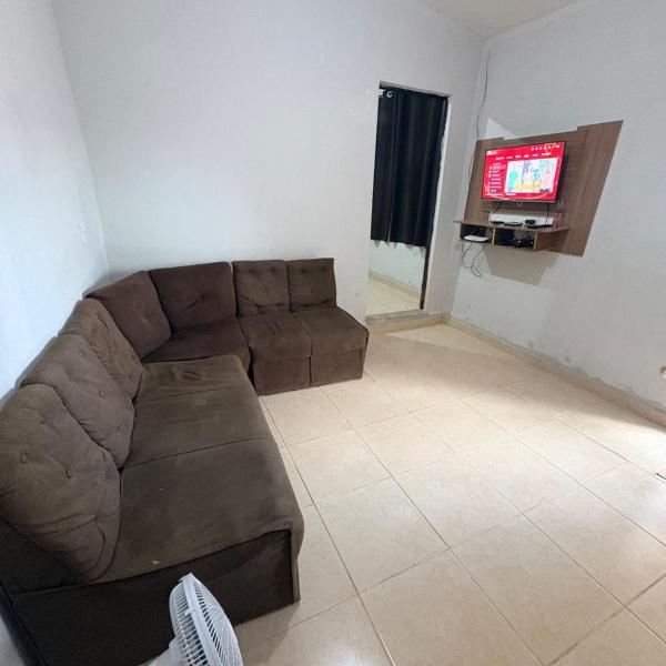 Casa de fundo com 1 quarto, para até 5 pessoas se 2 na cama de casal