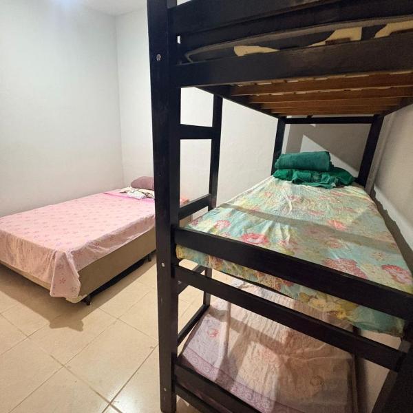 Casa de fundo com 1 quarto, para até 5 pessoas se 2 na cama de casal - Foto 2
