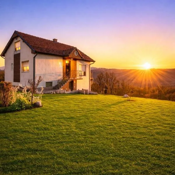 Dušanovac Panorama House - veliko dvoriste, 2 rostilja, pogled na Rasku โรงแรมในRaška