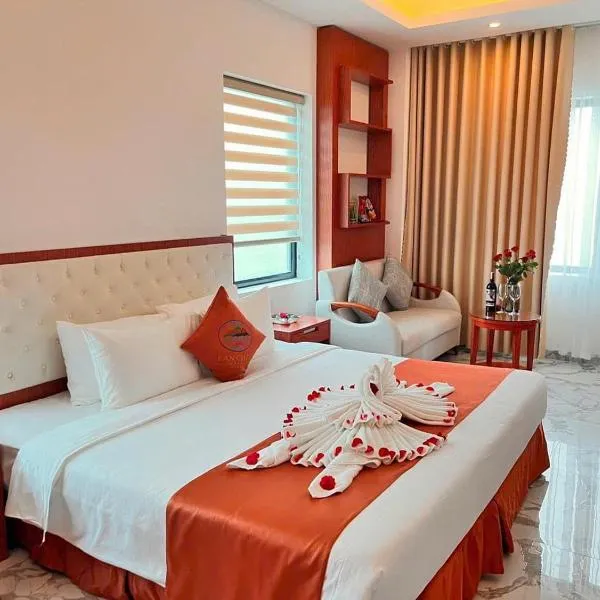 Lan Chau Luxury Hotel, hotel en Cửa Lô