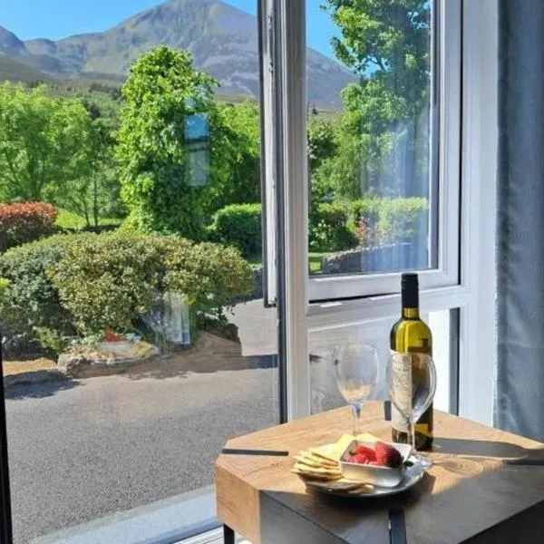 Apartment - Sleeps 3 - Westport Free Parking, hotel en Murrisk