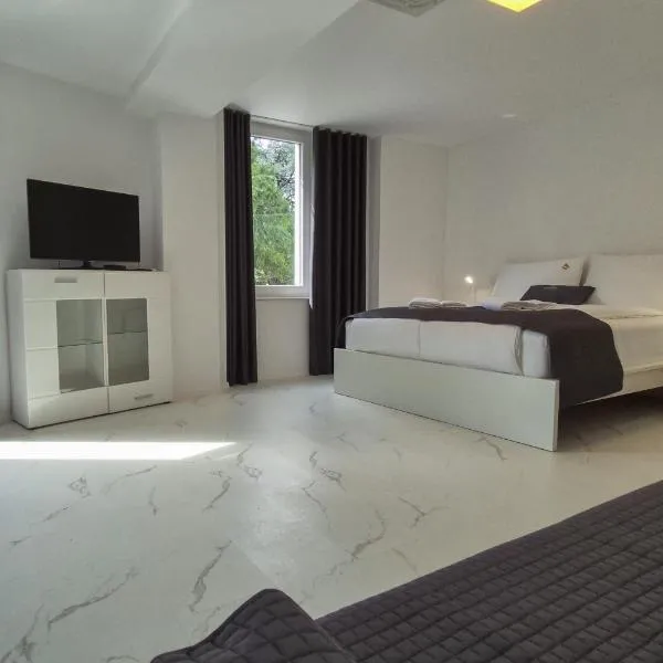 Stopa Art Residence, מלון בŠempeter pri Gorici