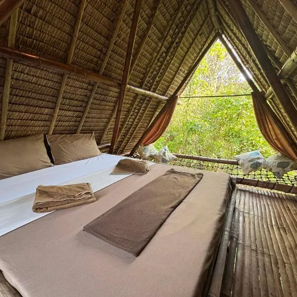 Ecocio Jungle Hostel، فندق في كورون