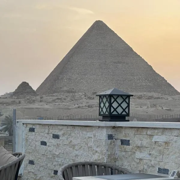 Royal Family pyramids & sphinx view hotel, khách sạn ở Cairo