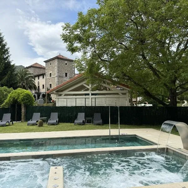 Viesnīca Akla Hotel Palacio Torre de Ruesga pilsētā Gibaja