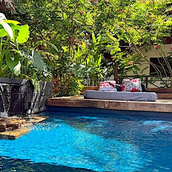 Bungalow du Lagon, khách sạn ở Ambaro