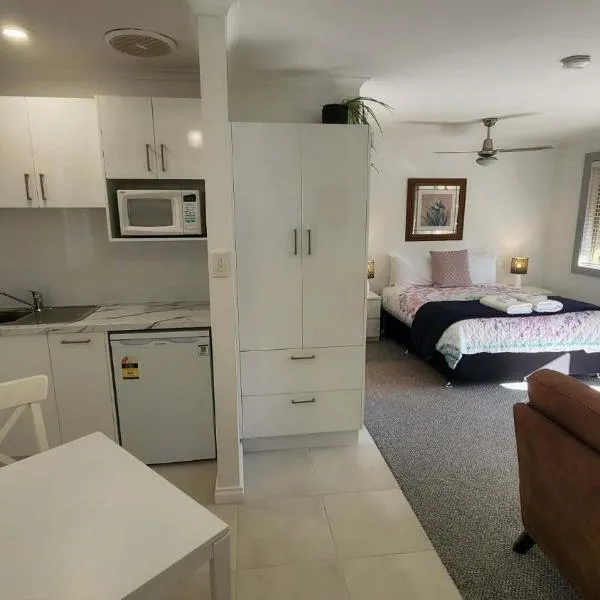 Riesling Trail & Clare Valley Cottages, Hotel in Clare