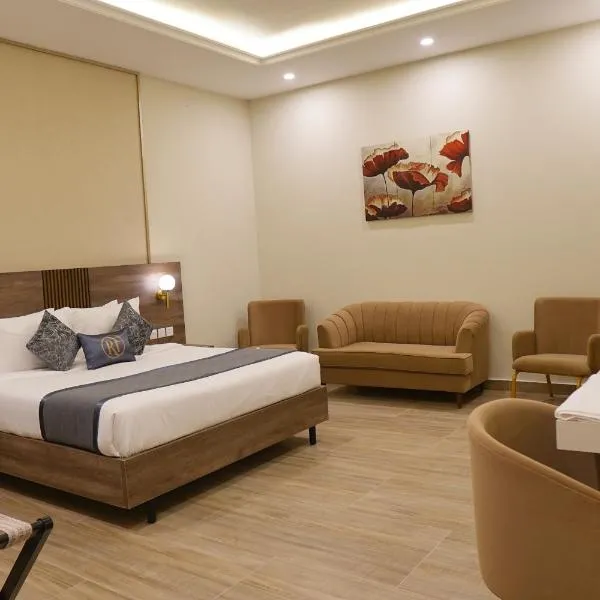 RT Serene Hotel - Larkana, khách sạn ở Lāhori