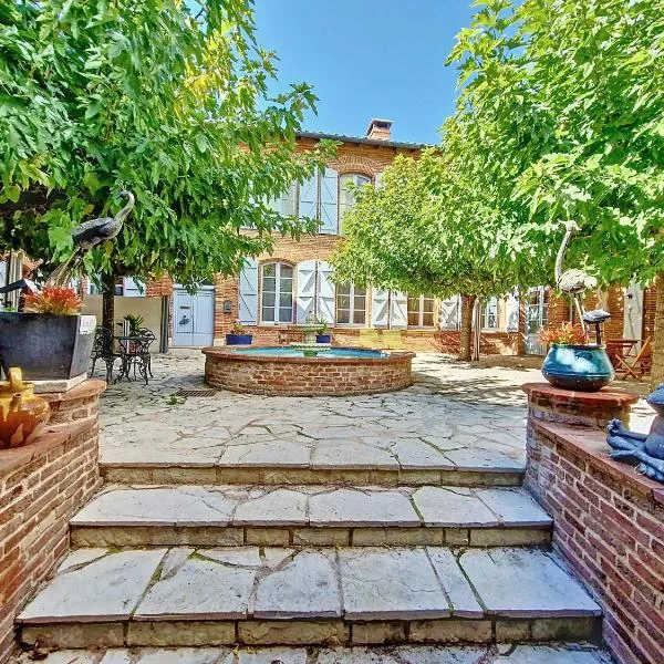 LE PRIEURE - Suites romantiques spa privatif, piscine, jardin, massages proche de Toulouse, hotel u gradu Verfeil