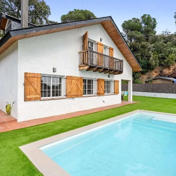 Hauzify I Casa Montjuïc, hotel in Sant Cebrià de Vallalta
