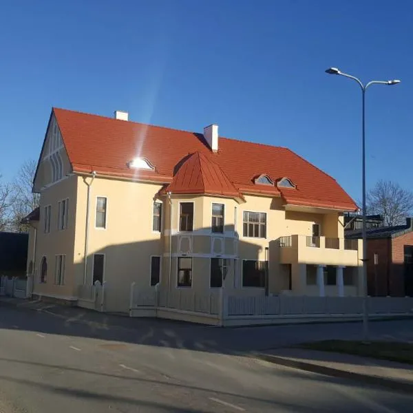 Stay at Villa Dollis, hotel di Viljandi