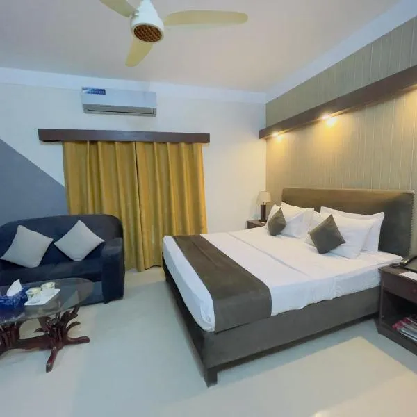 라호르에 위치한 호텔 Royal Hotel And Beauty Salon