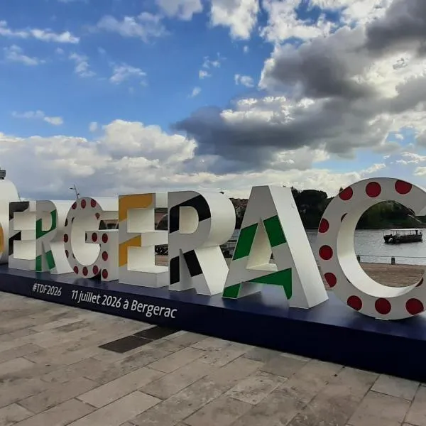 Appart COSY CHIC à 5 min de Bergerac, hotel di Lembras