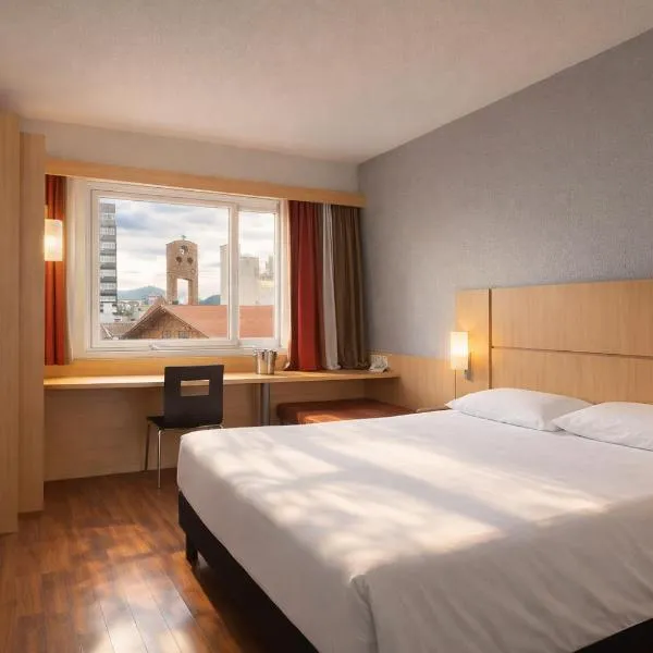 ibis Blumenau, hotel v mestu Blumenau