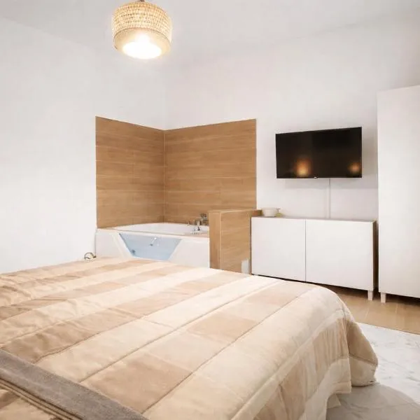 Salerno casa con jacuzzi privata e cinema, hotel u gradu 'Salerno'