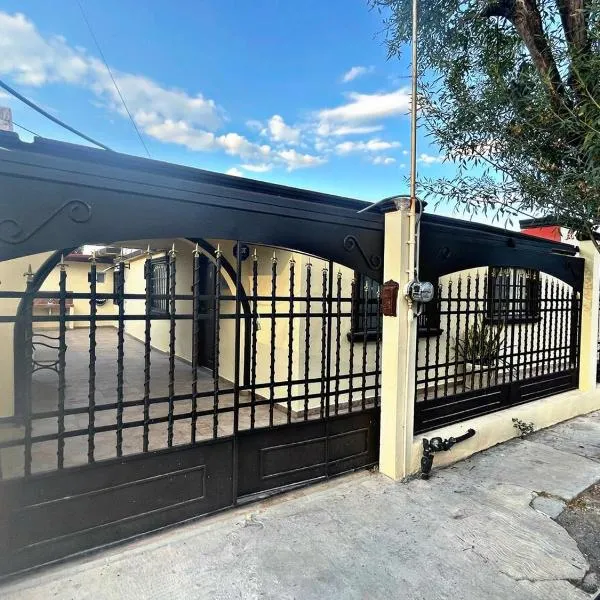SN2 Loft for 2 people, private bathroom, hotel in Monterrey
