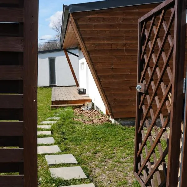 The Weeping Willow Retreat - Luca, Hotel in Valea Cheii